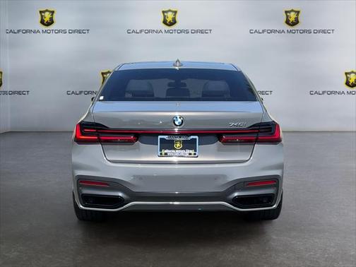 2022 BMW 740 i