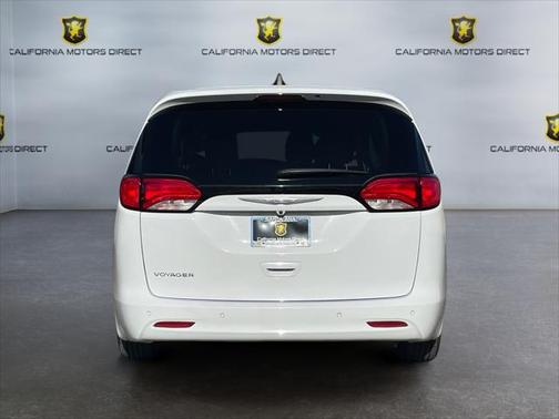2020 Chrysler Voyager L