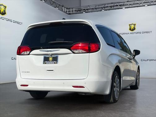 2020 Chrysler Voyager L