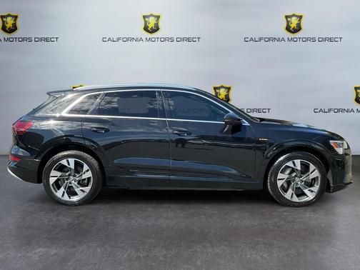 2021 Audi e-tron Premium Plus