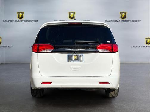 2022 Chrysler Voyager LX