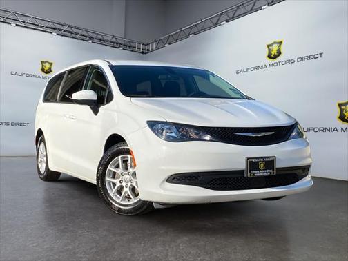 2022 Chrysler Voyager LX