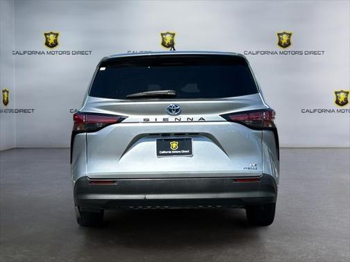 2022 Toyota Sienna LE