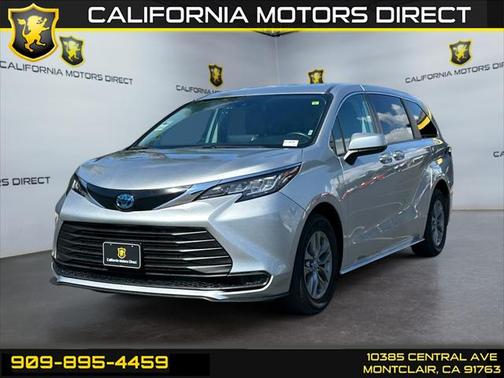 2022 Toyota Sienna LE