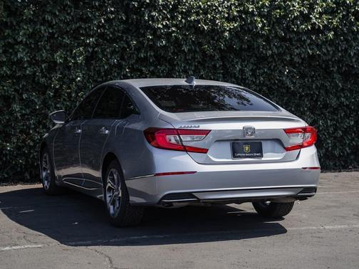 Photo 4 of 36 of 2018 Honda Accord EX-L