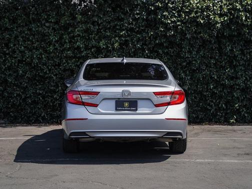 Photo 5 of 36 of 2018 Honda Accord EX-L