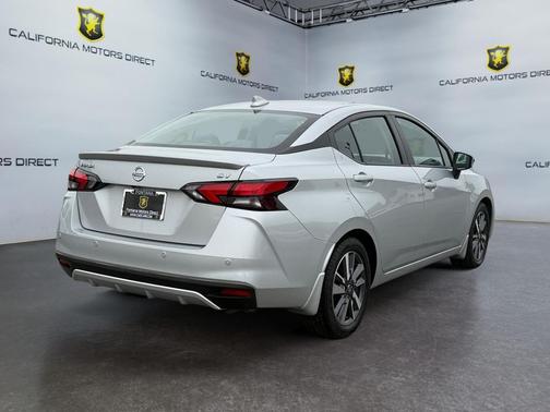 Brilliant Silver Metallic 2020 Nissan Versa 1.6 SV