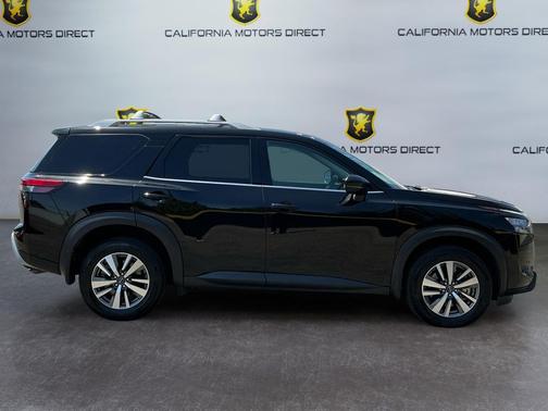 Super Black 2025 Nissan Pathfinder SL FWD