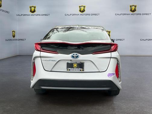 Classic Silver Metallic 2019 Toyota Prius Prime Plus