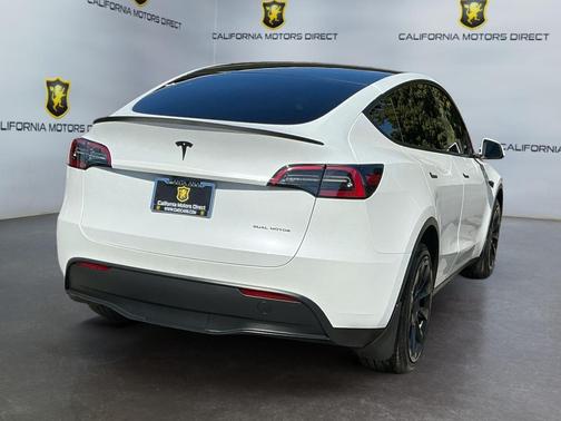 2023 Tesla Model Y Long Range Dual Motor All-Wheel Drive