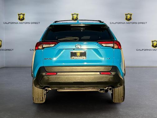 2020 Toyota RAV4 LE