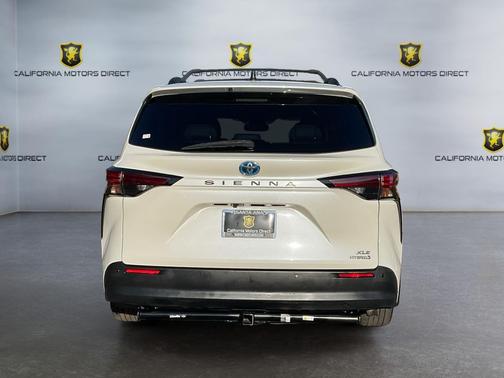 2021 Toyota Sienna XLE 8 Passenger