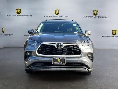 2022 Toyota Highlander LE