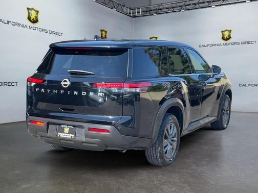 2022 Nissan Pathfinder S 2WD