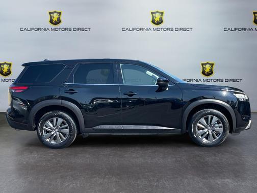 2022 Nissan Pathfinder S 2WD