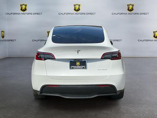 2022 Tesla Model Y Long Range Dual Motor All-Wheel Drive