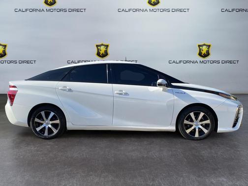 2017 Toyota Mirai Base