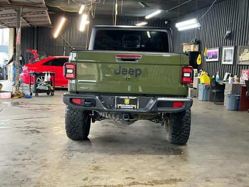 2021 Jeep Gladiator Willys 4x4