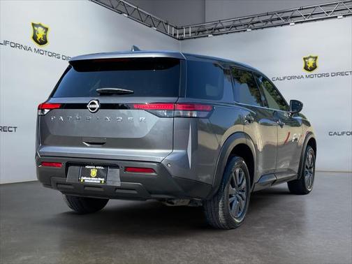 2022 Nissan Pathfinder S 2WD