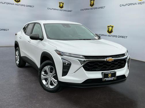 Summit White 2024 Chevrolet Trax LS