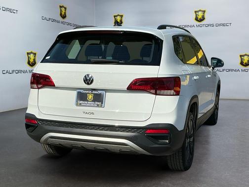 Pure White 2022 Volkswagen Taos 1.5T S