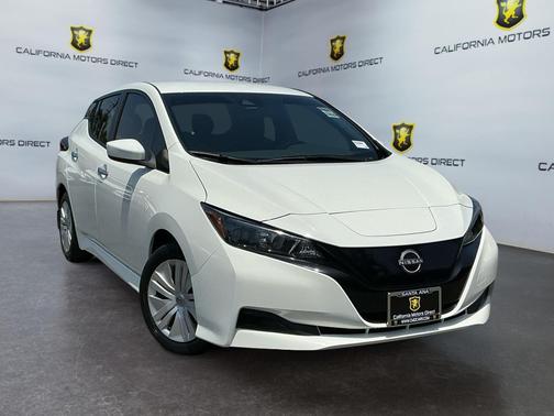 Glacier White 2025 Nissan Leaf S