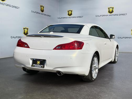 2011 INFINITI G37 Base