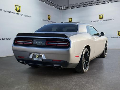 2018 Dodge Challenger SXT