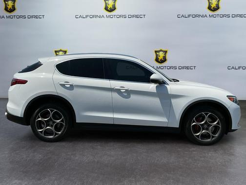 Alfa White 2018 Alfa Romeo Stelvio Base
