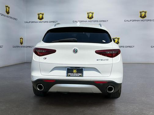 Alfa White 2018 Alfa Romeo Stelvio Base