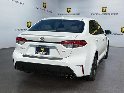 Ice Cap 2024 Toyota Corolla SE