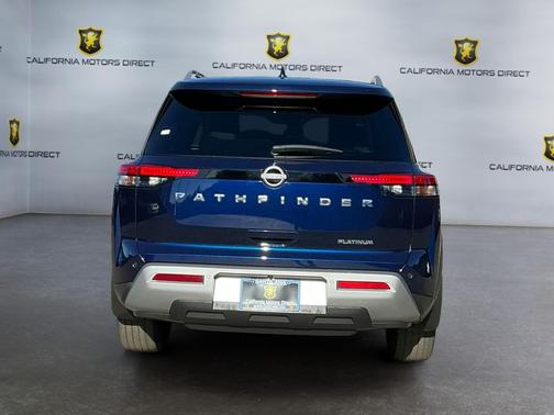 2023 Nissan Pathfinder Platinum FWD