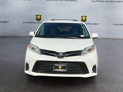 2019 Toyota Sienna LE