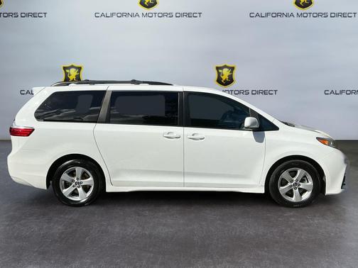 2019 Toyota Sienna LE