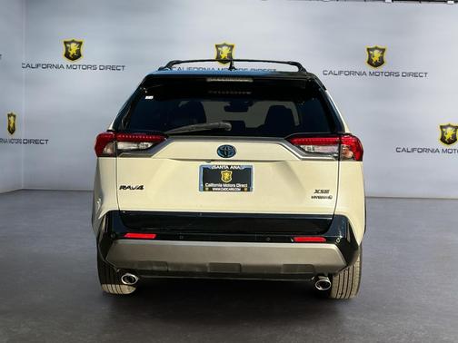 2020 Toyota RAV4 Hybrid SE