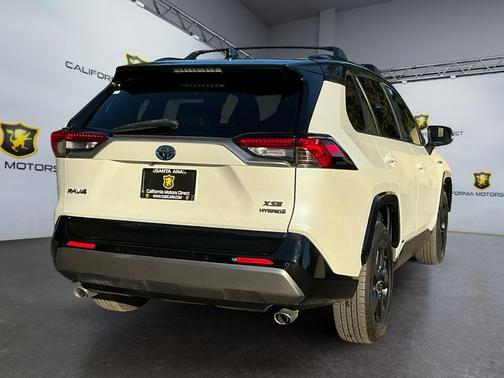 2020 Toyota RAV4 Hybrid SE