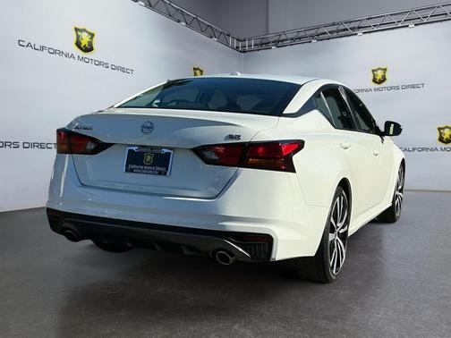 2021 Nissan Altima SR FWD