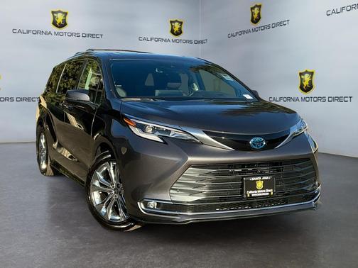 2023 Toyota Sienna Platinum