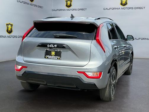 Steel Gray 2024 Kia Niro SX