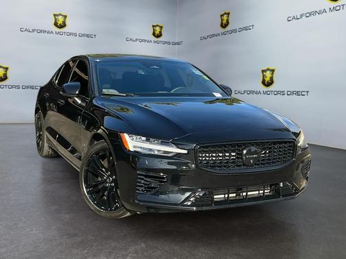 2024 Volvo S60 Recharge Plug-In Hybrid T8 Plus Black Edition
