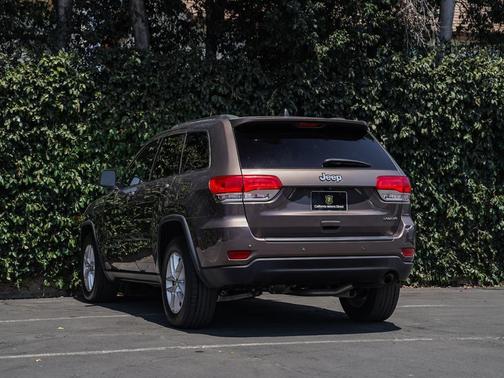 Photo 4 of 39 of 2018 Jeep Grand Cherokee Laredo E