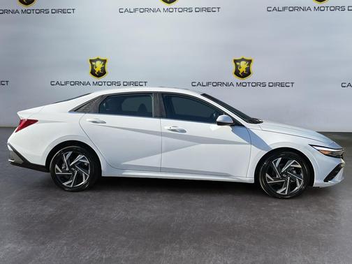 2025 Hyundai ELANTRA SEL
