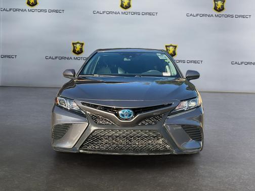 2020 Toyota Camry SE