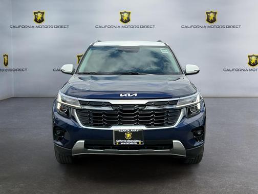 Dark Ocean Blue/White Roof 2024 Kia Seltos S