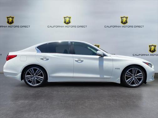 2017 INFINITI Q50 Hybrid Base
