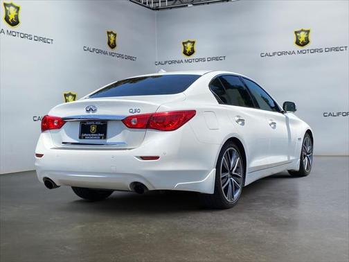 2017 INFINITI Q50 Hybrid Base