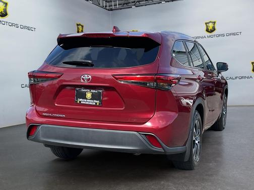 Ruby Flare Pearl 2023 Toyota Highlander XLE