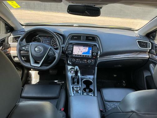 Gun Metallic 2017 Nissan Maxima 3.5 Platinum