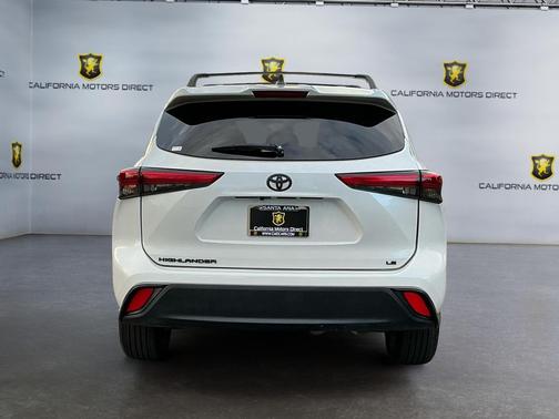 2022 Toyota Highlander LE