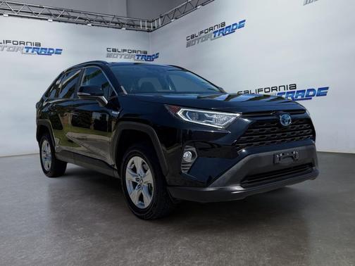 2021 Toyota RAV4 Hybrid XLE